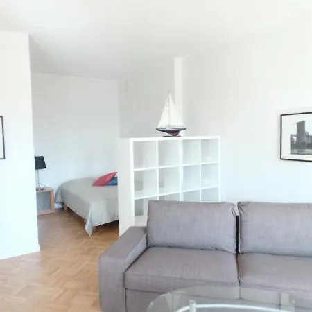 Kotimaailma Helsinki-pajalahdentie 4 * Helsinki